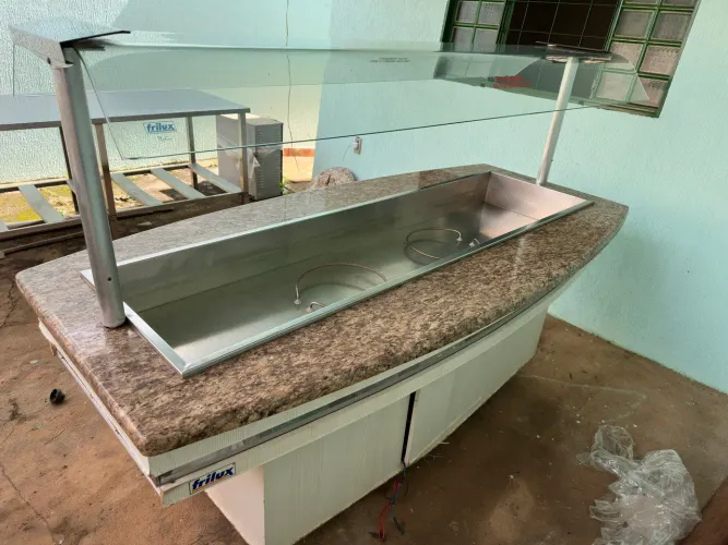Itens para restaurante. Buffet quente/frio e mesa