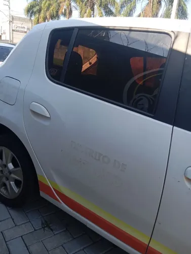 Porta traseira direita Renault Sandero 2015/2024