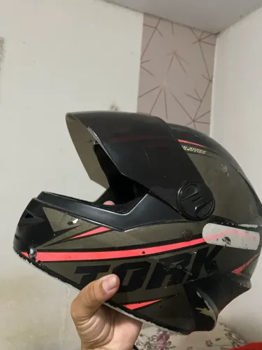 Capacete Pro Tork Evolution (Com Marcas de Uso)