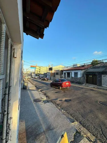 CASA NA RUA LARANJEIRAS