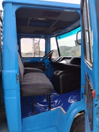 Caminhão Mercedez 608 reformado a pouco tempo. 