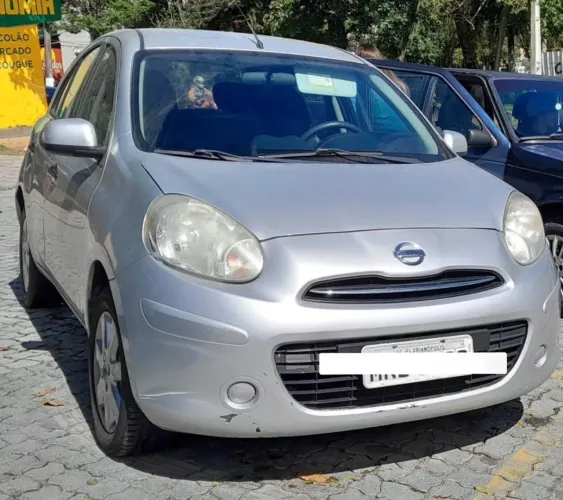 Nissan March SV 1.6 16V Flex Fuel 2013