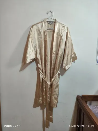 Robe roupão de cetim bege tamanho G feminino 