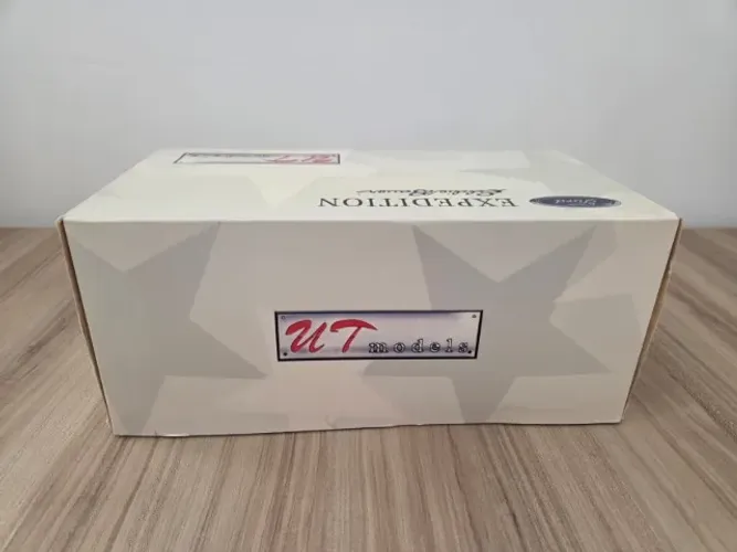 Ford Expedition Eddie Bauer 1:18 (UT MODELS)