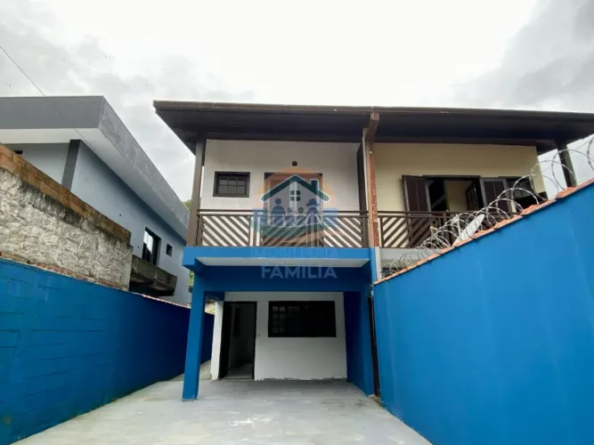EXCELENTE CASA PARA LOCAÇÃO A 700 METROS DA PRAIA MARTIM DE SÁ