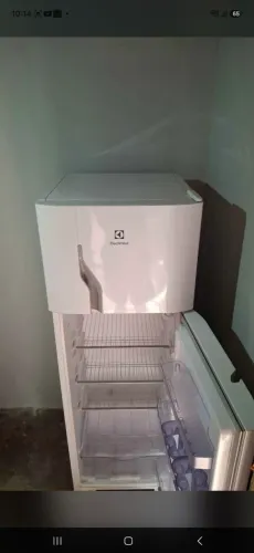 Vendo geladeira seminova
