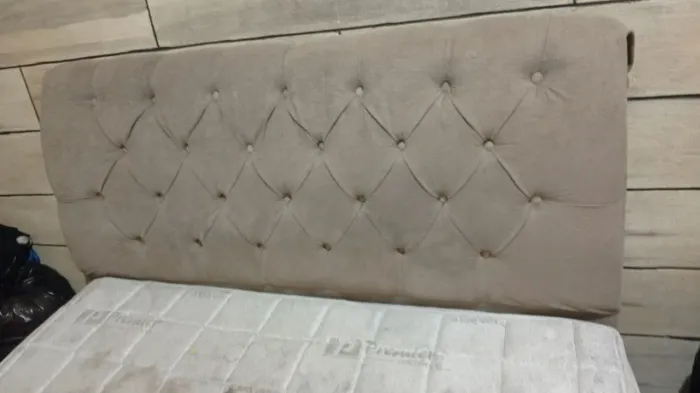 Vendo base colchão e cabeceira 