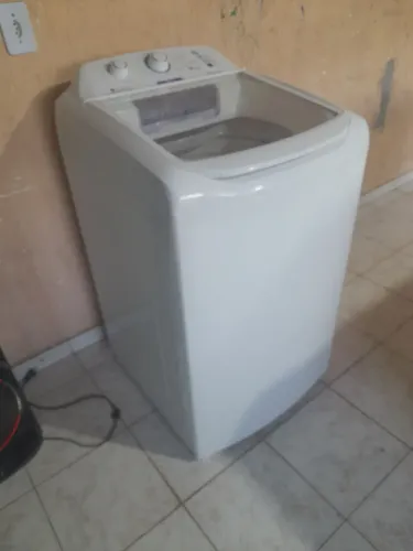 Muito novinha .vendo máquina eletrolux 10,5k super conservada e funcionando tudo