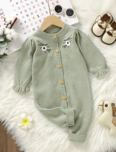 Macacão Vintage Bordado e Tricotado para Bebê