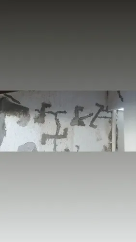 Zé reformas .  Fazemos pequenos reparos reformamos sua casa por completo. 