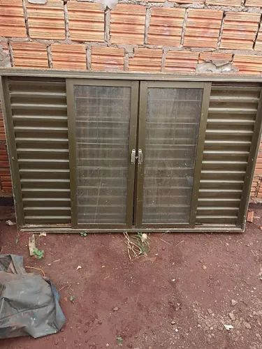 1 vitro 1.20/1 e uma veneziana 1.5/1