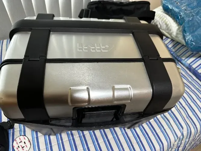 Baú Givi Trekker 46 com base monokey