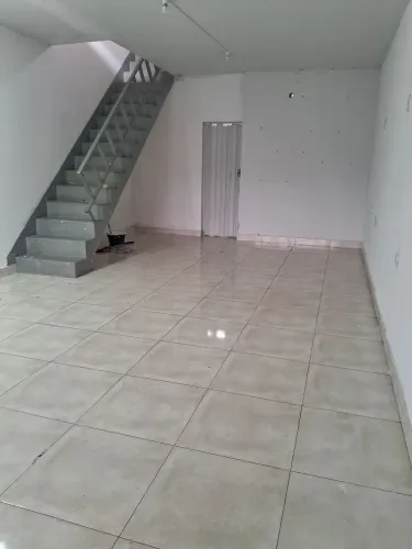 Sala comercial setor aeroporto na Avenida Independência