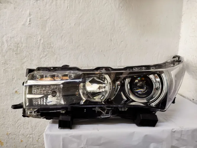 Farol Toyota Corolla 2015/2017, lado esquerdo, LED,com projetor, Original