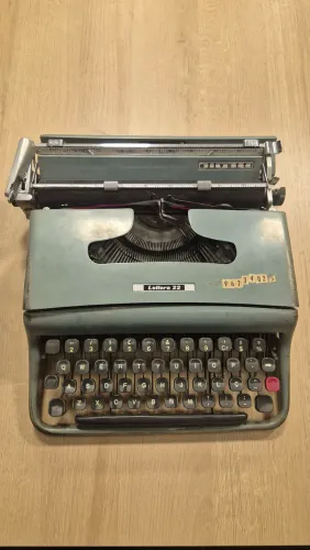 Máquina de escrever Lettera 22