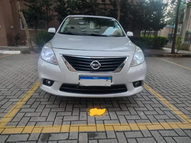 Nissan Versa SL 1.6 16V Flex Fuel 4P Mec. 2013