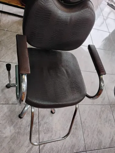 Cadeira/Poltrona barbeiro/barbearia