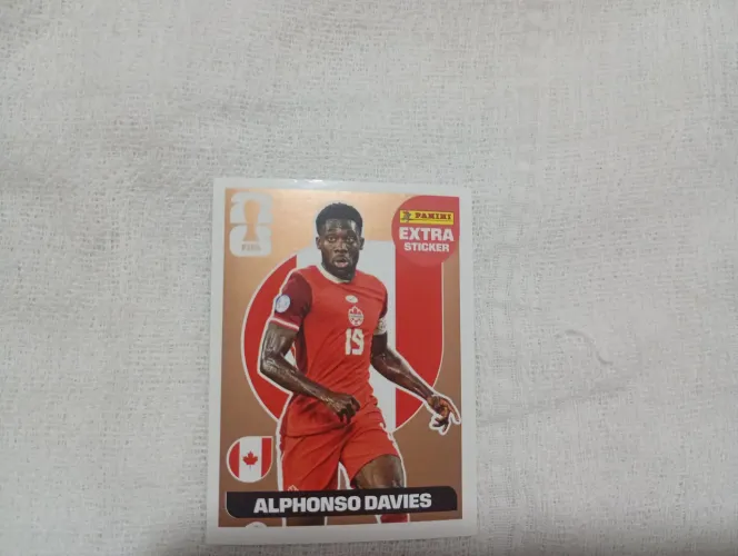 Extra sticker do alphonso Davies Panini bronze