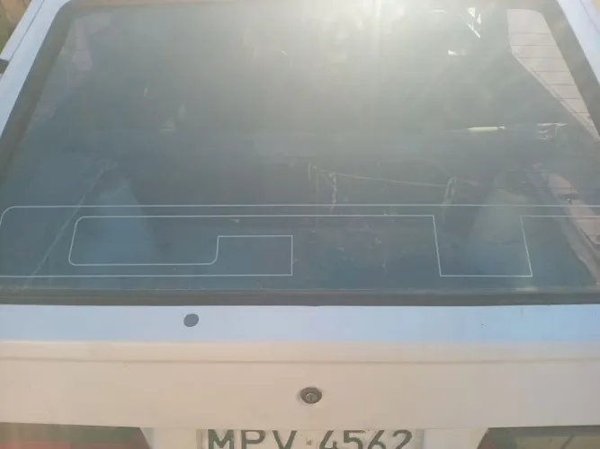 Vidro traseiro do gol gt 86 original vendo