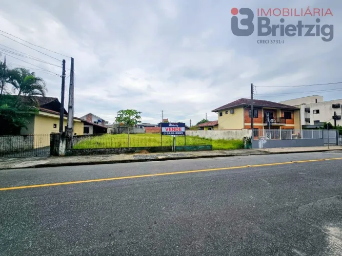 Terreno à Venda em Bom Retiro, Joinville por R$730.000