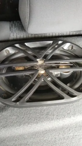 Vendo som automotivo