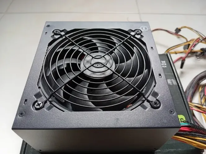 Fonte de Alimentação ATX 500W BPC - PFC Ativo - Acabamento Preto