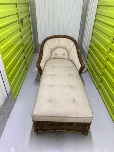 Chaise Longue Estofada - Estrutura de Madeira