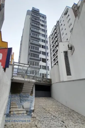 Cobertura triplex com piscina, espaço gourmet privativo e linda vista panorâmica.