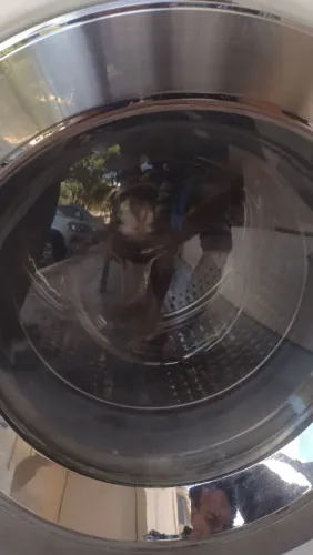 Máquina de lavar roupa e secadora também