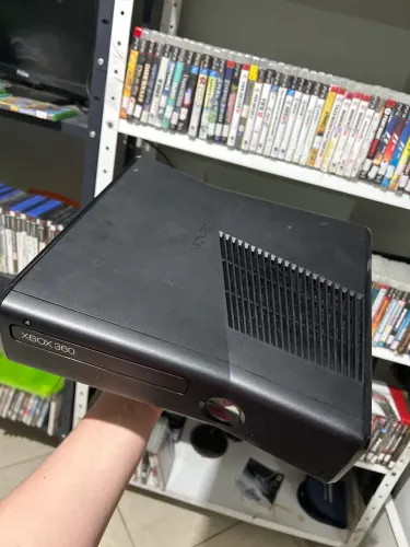 Xbox 360 com defeito- luz vermelha- apenas console