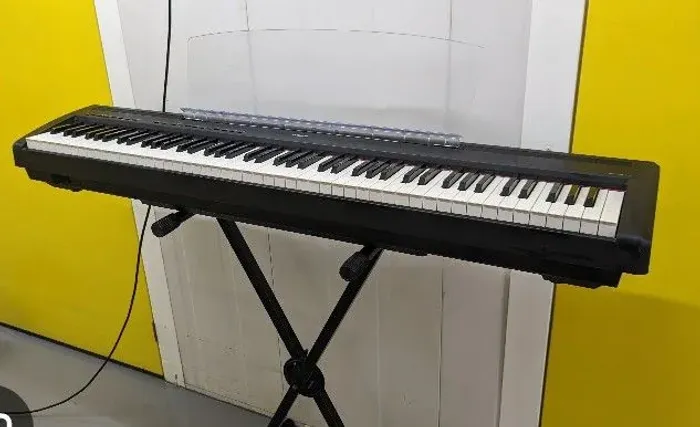 PIANO DIGITAL P85 YAMAHA ZERADO
