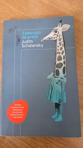 Livro O pescoço da girafa autora Judith Schslansky