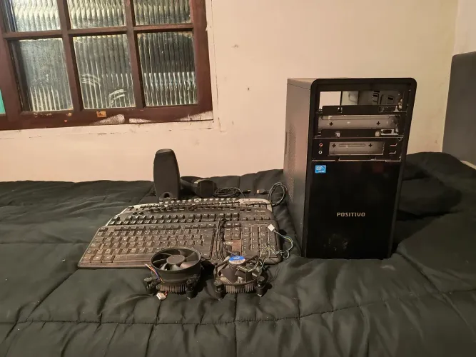 LOTE DE PEÇAS DE COMPUTADOR DE BARBADA !!!!