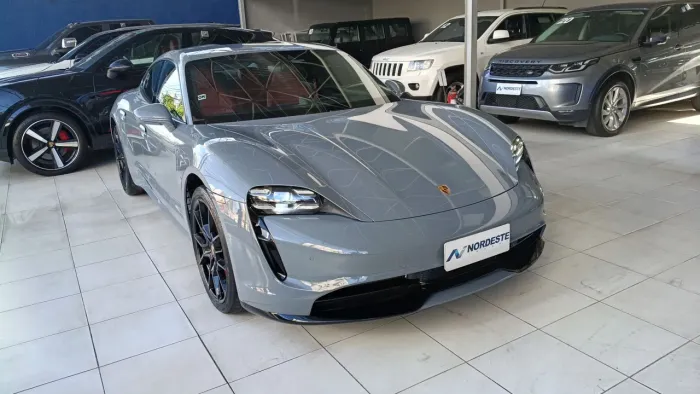 Porsche Taycan (elétrico) 2023