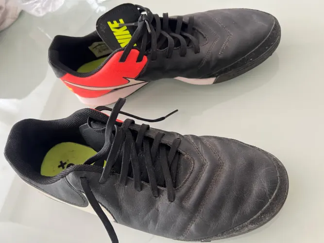 Chuteira Nike tiempo x society tamanho 40 (nunca usada)