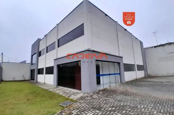 Loja com 6 vagas para aluguel no Cajuru