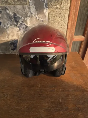 Capacete Helt City light com óculos Fume