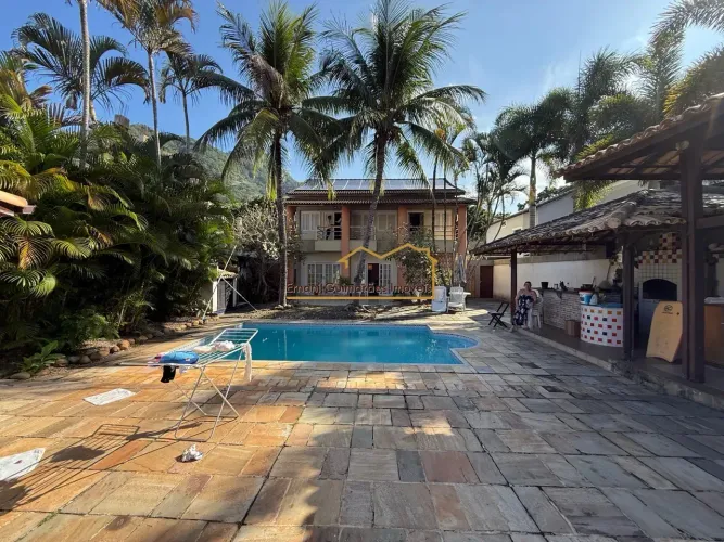 Casa Duplex no Condomínio Maramar 5 Quartos (4 Suítes), Edícula e Energia Solar