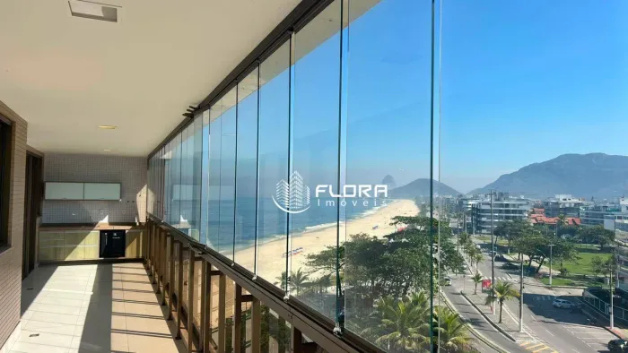Excelente apartamento frente mar