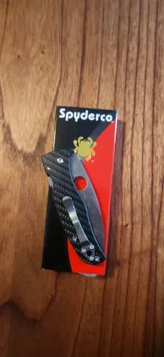 Canivete Spyderco Bodacious carbon