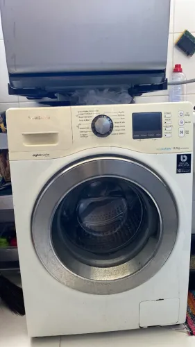 Máquina de Lavar com defeito