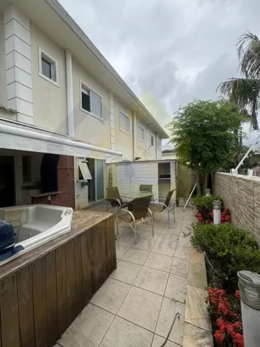 Casa em Condomínio para Venda em Guarujá, Enseada, 3 dormitórios, 1 suíte, 3 banheiros, 3