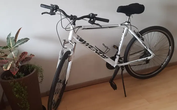 Bicicleta aro 26 com 21 marchas 