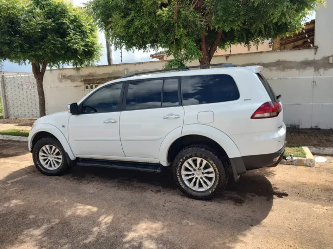 Mitsubishi Pajero Dakar HPE 3.2 4X4 T.I Dies 5P AUT 2015