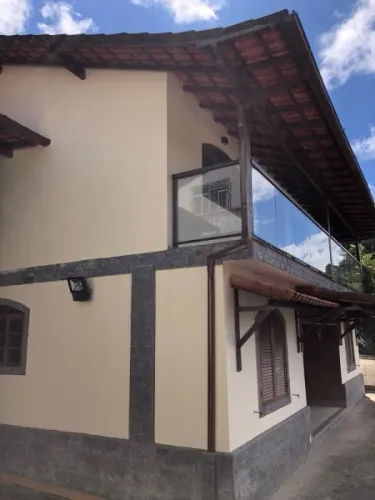 PETRóPOLIS - Casa Padrão - Castelanea