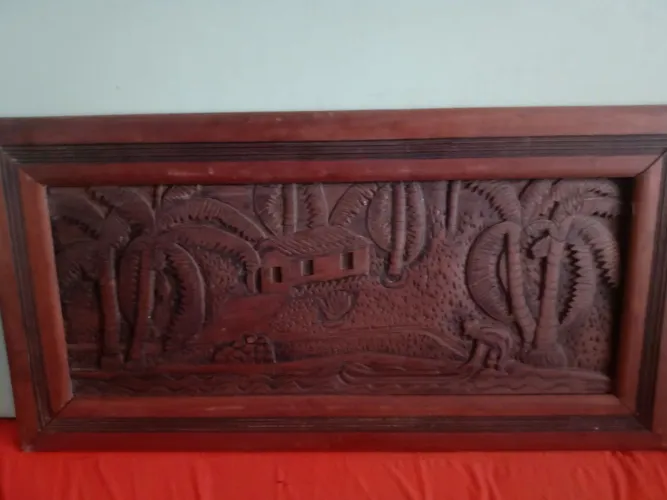 Quadro de madeira nobre