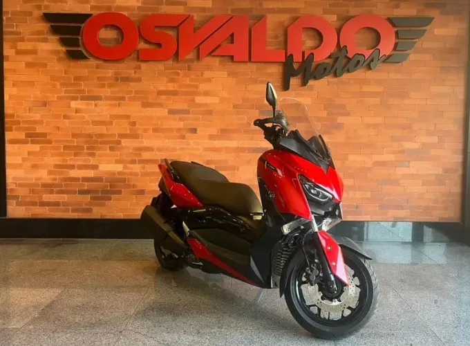 YAMAHA XMAX 2024
