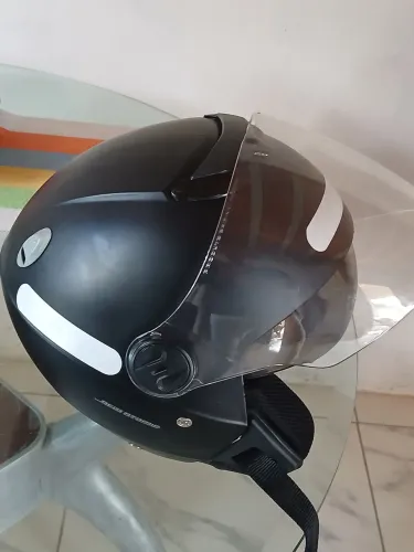 Capacete seminovo