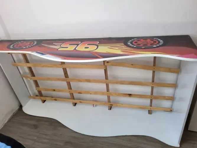 Cama solteiro infantil McQueen carros