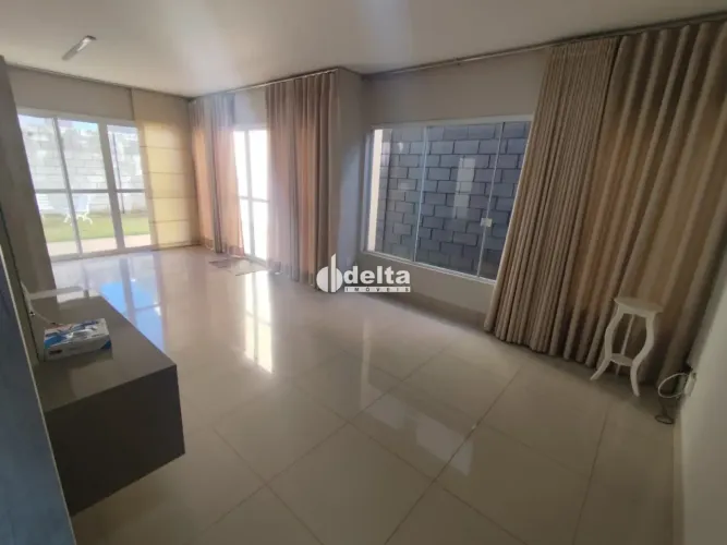 Casa em condomínio disponível para locação e venda no bairro Granja Marileuza Uberlândia e